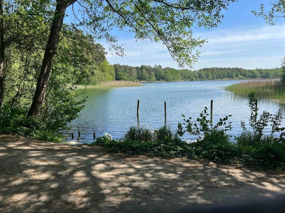 Villa Am See - Naehe Berlin Biesenthal エクステリア 写真